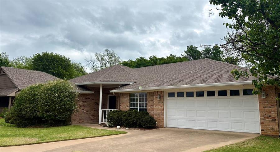 Property photo for 1016 Dawn Court, Granbury, TX