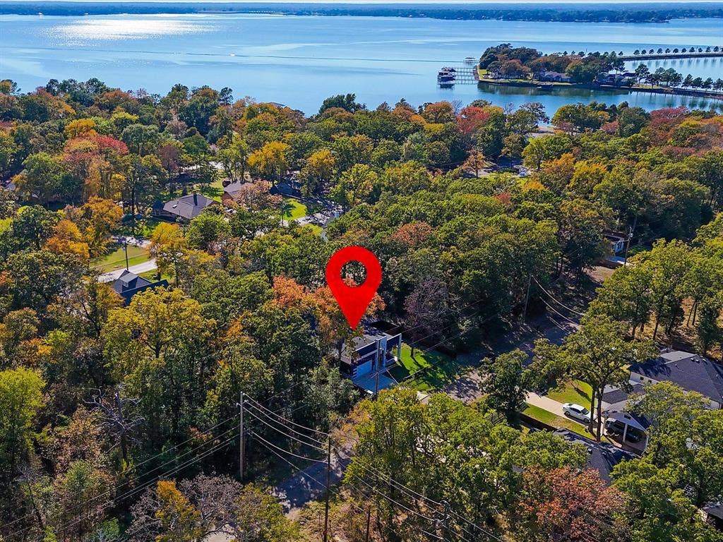 6221 Inca Drive, Mabank, TX 75156 Bird's eye view of a large body of water