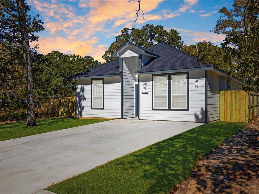Property photo for 6110 Tejas Drive, Mabank, TX