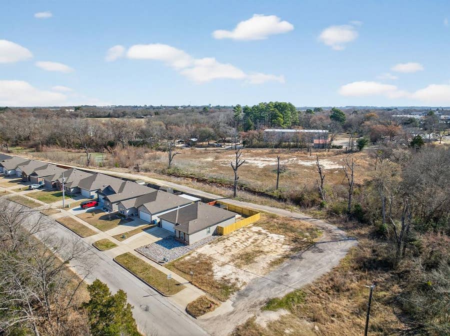 Property photo for 600 N Wofford Street, Athens, TX