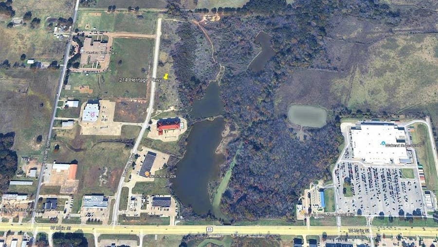 Property photo for 214 Heritage Parkway, Gun Barrel City, TX