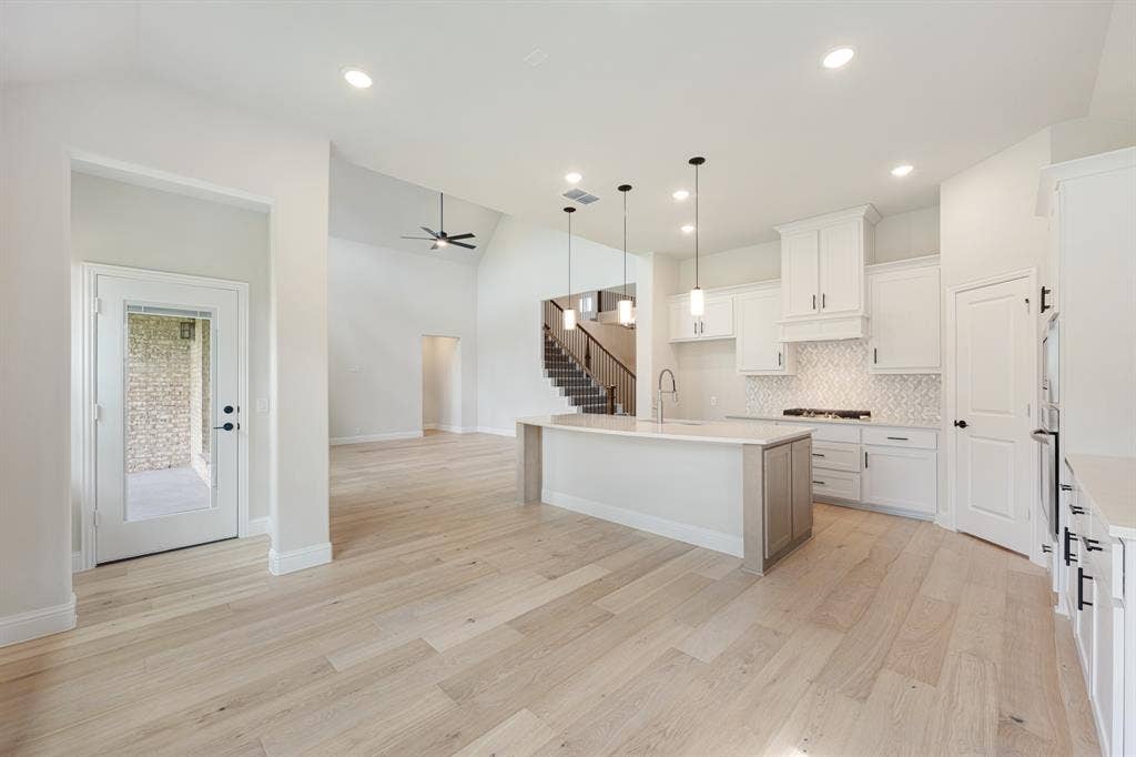 3305 Emerald Trace Drive, Denton, TX 76226 3305 Emerald Trace Drive, Denton, TX 76226