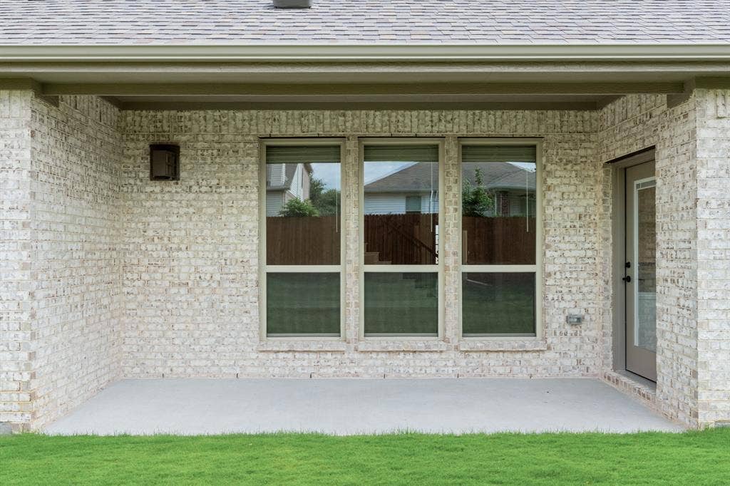 3305 Emerald Trace Drive, Denton, TX 76226 3305 Emerald Trace Drive, Denton, TX 76226