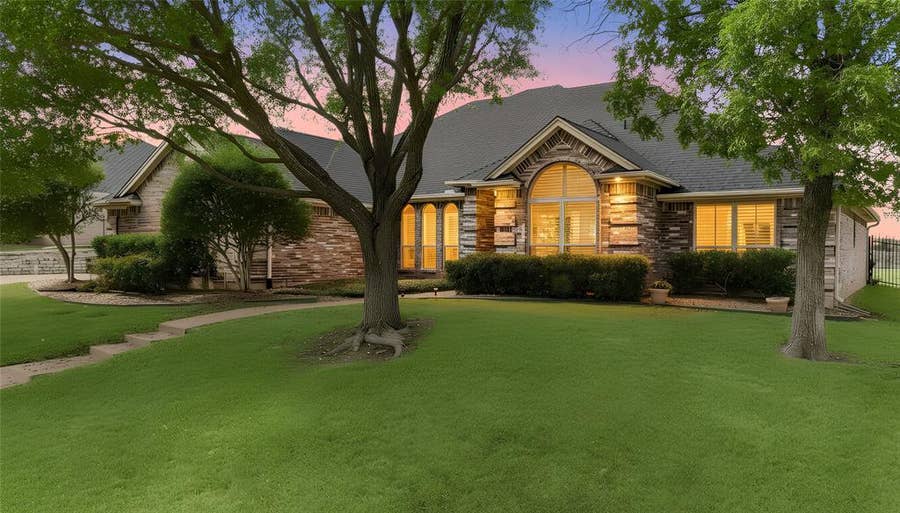 Property photo for 4224 Hollow Creek Court, Fort Worth, TX