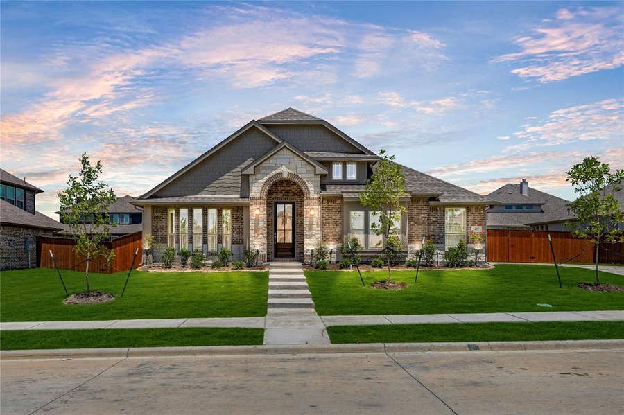 Property photo for 5417 Rowlan Row, Midlothian, TX