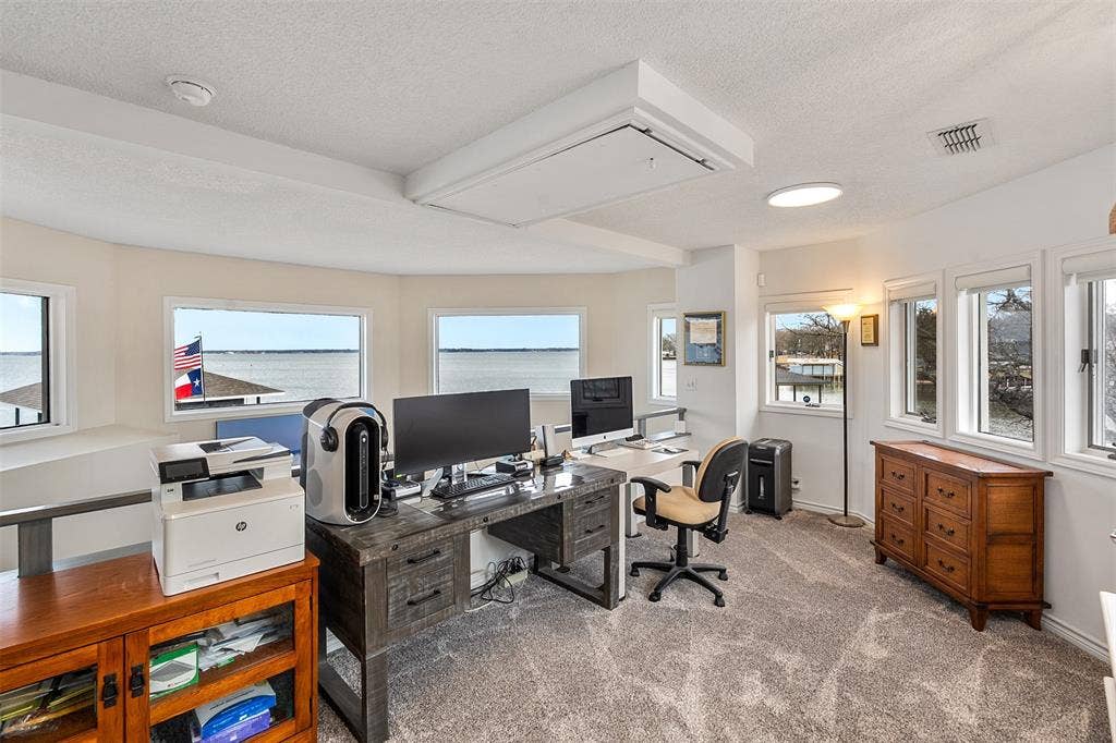 258 Lakeview Drive, Trinidad, TX 75163 Upstairs office, 2nd living, game room....