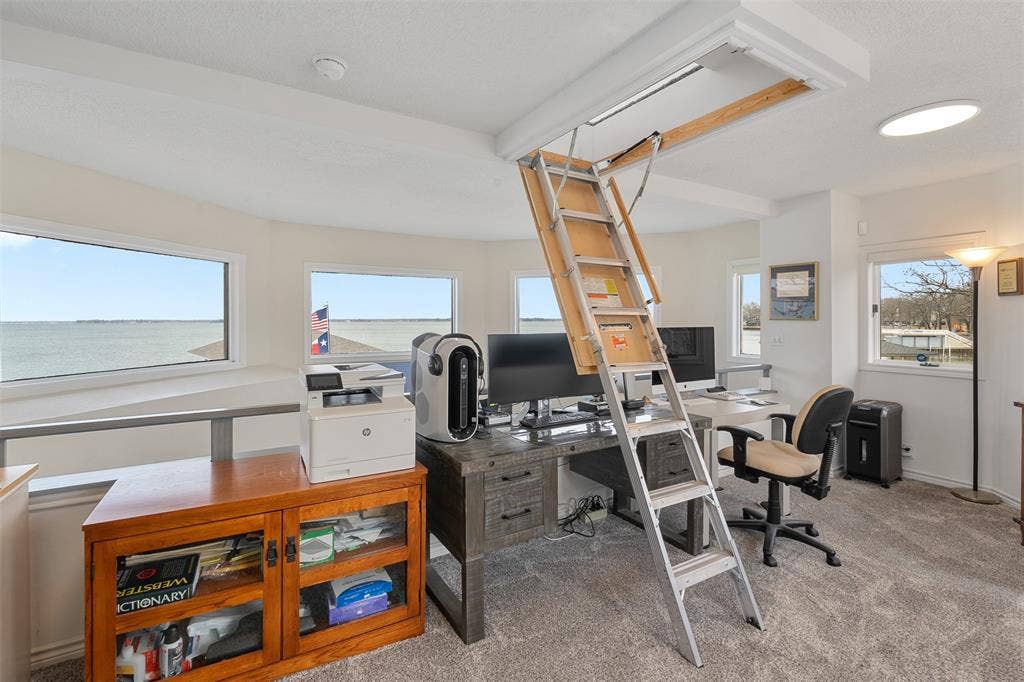 258 Lakeview Drive, Trinidad, TX 75163 Upstairs office, 2nd living, game room....