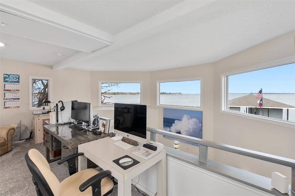 258 Lakeview Drive, Trinidad, TX 75163 Upstairs office, 2nd living, game room....
