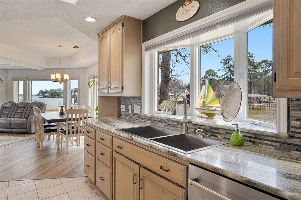 258 Lakeview Drive, Trinidad, TX 75163 258 Lakeview Drive, Trinidad, TX 75163