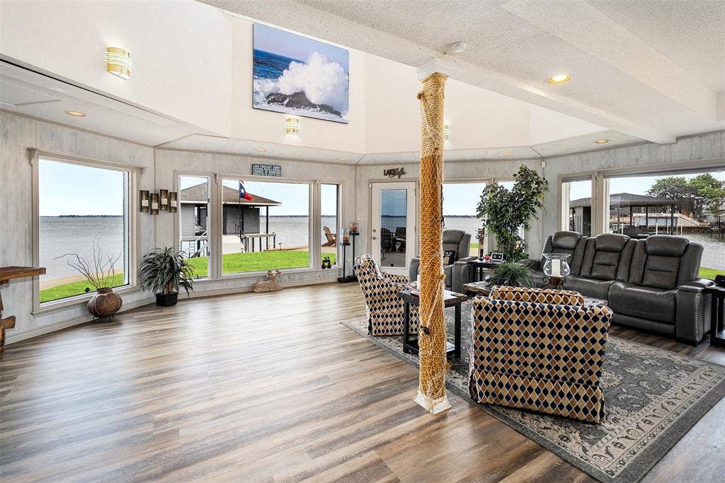 258 Lakeview Drive, Trinidad, TX 75163 258 Lakeview Drive, Trinidad, TX 75163