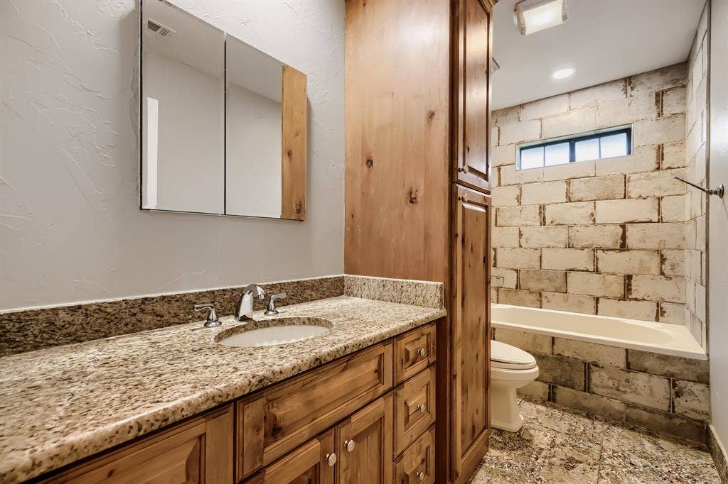 1701 Baffin Bay Drive, Plano, TX 75075 1701 Baffin Bay Drive, Plano, TX 75075