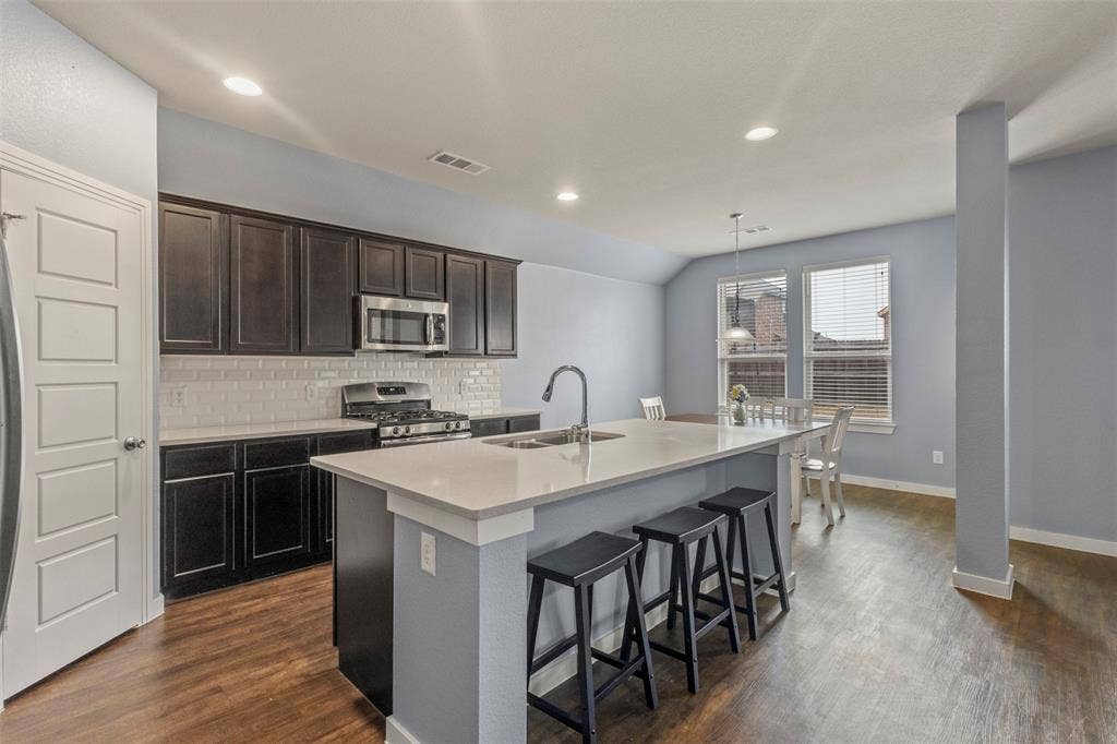 1300 Lawnview Drive, Forney, TX 75126 1300 Lawnview Drive, Forney, TX 75126