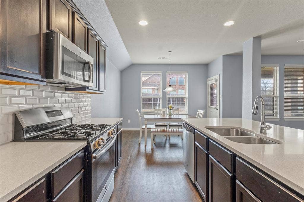 1300 Lawnview Drive, Forney, TX 75126 1300 Lawnview Drive, Forney, TX 75126
