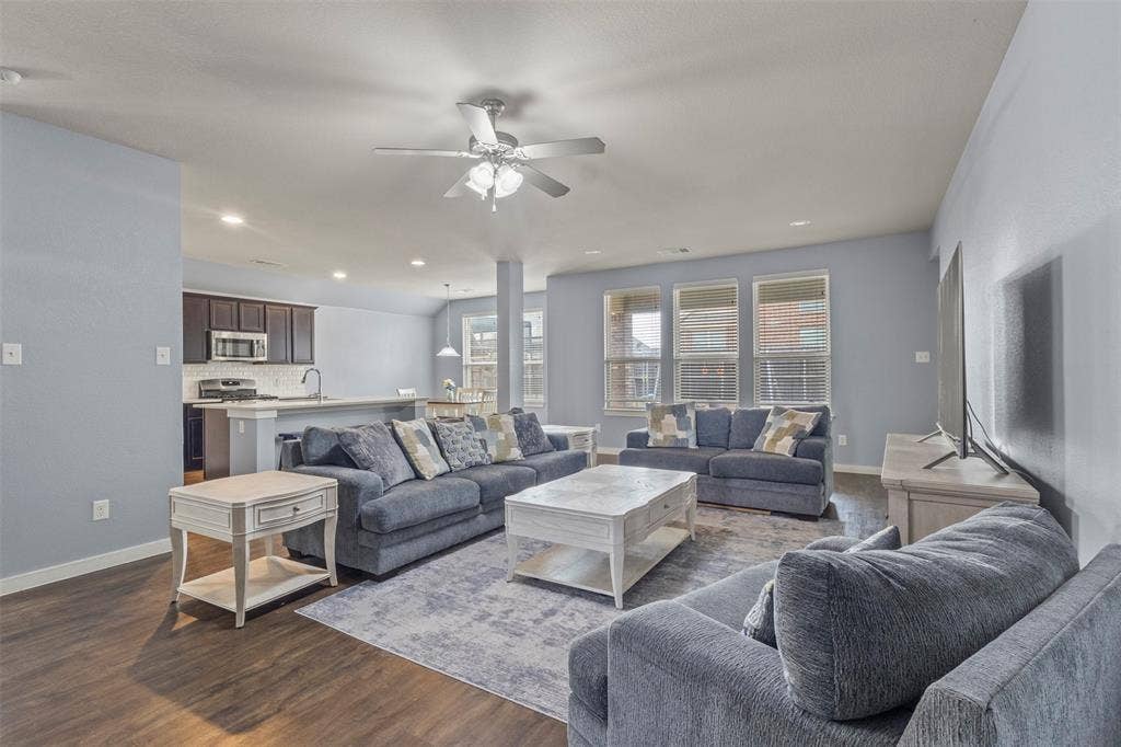 1300 Lawnview Drive, Forney, TX 75126 1300 Lawnview Drive, Forney, TX 75126