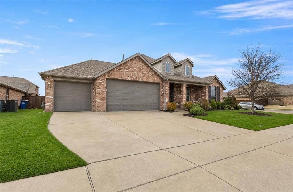 1300 Lawnview Drive, Forney, TX 75126 1300 Lawnview Drive, Forney, TX 75126