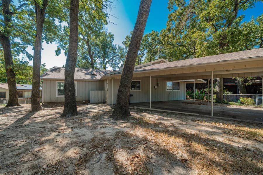 Property photo for 146 Harbor Drive, Gun Barrel City, TX