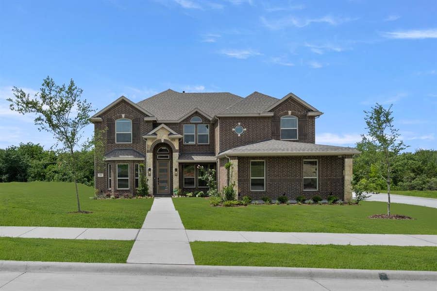 Property photo for 513 S Hidden Lakes Drive, DeSoto, TX