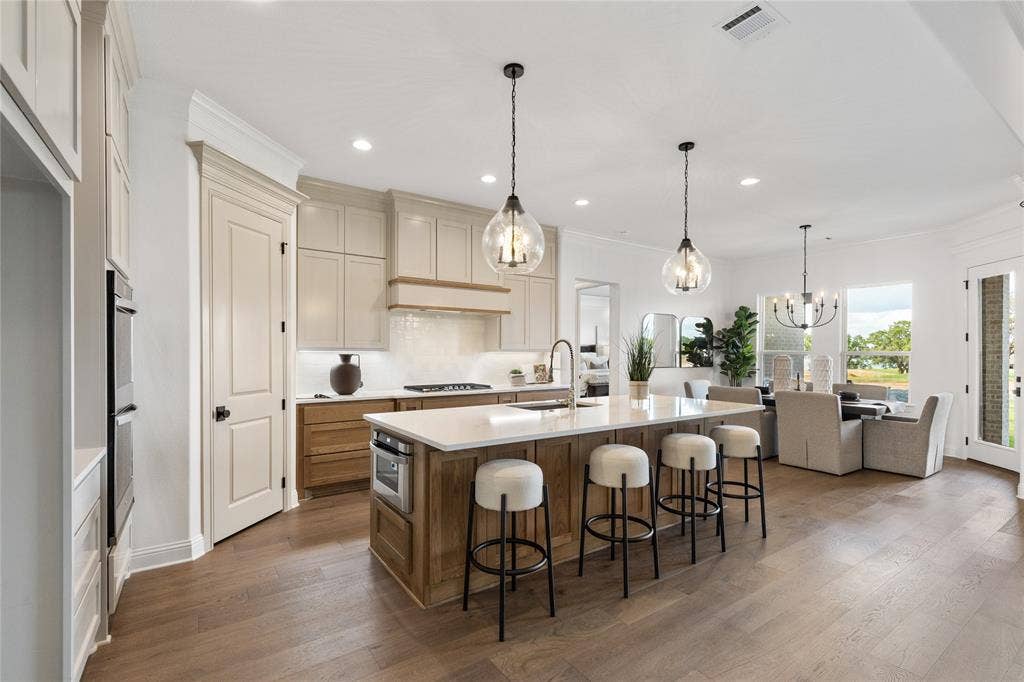 1000 Beginnings Drive, Granbury, TX 76049 1000 Beginnings Drive, Granbury, TX 76049
