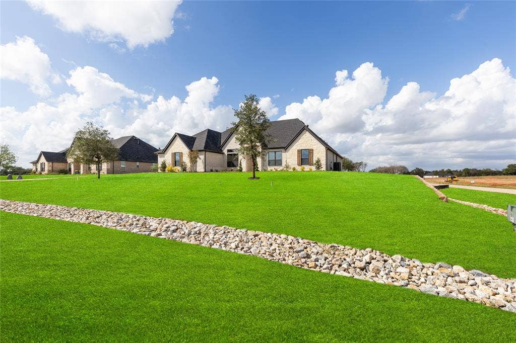 1000 Beginnings Drive, Granbury, TX 76049 1000 Beginnings Drive, Granbury, TX 76049
