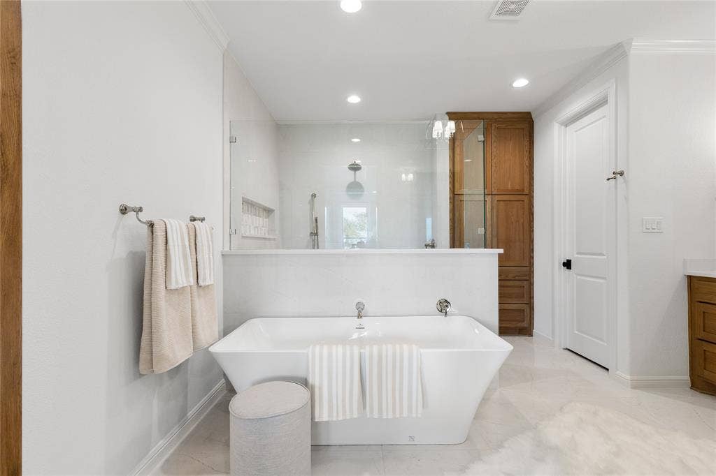 1000 Beginnings Drive, Granbury, TX 76049 1000 Beginnings Drive, Granbury, TX 76049