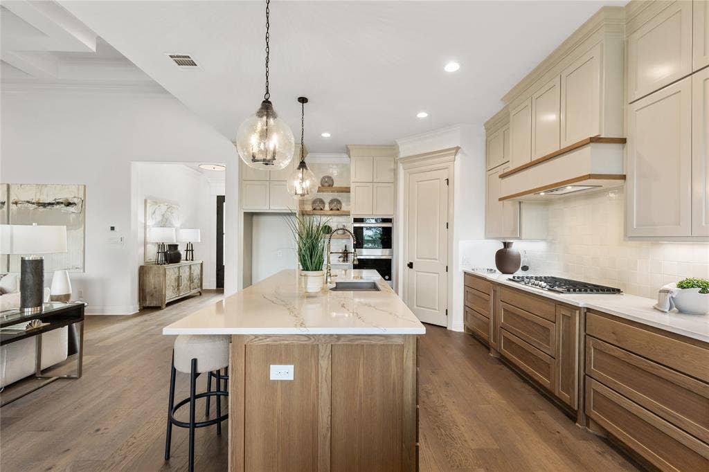 1000 Beginnings Drive, Granbury, TX 76049 1000 Beginnings Drive, Granbury, TX 76049