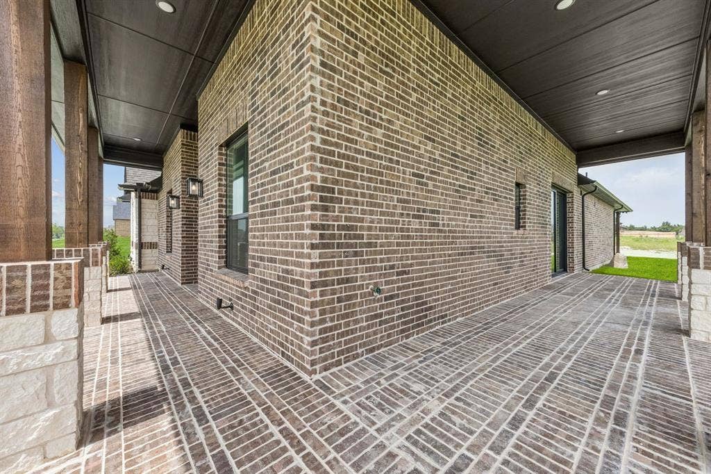 4811 Bonanza Drive, Midlothian, TX 76065 4811 Bonanza Drive, Midlothian, TX 76065