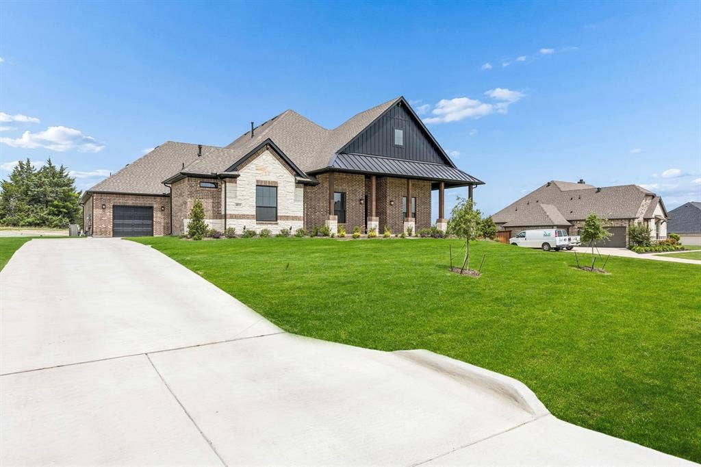 4811 Bonanza Drive, Midlothian, TX 76065 4811 Bonanza Drive, Midlothian, TX 76065