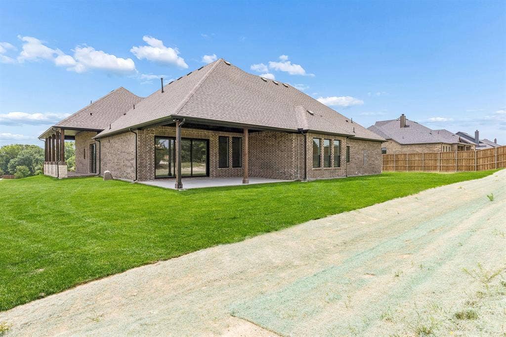 4811 Bonanza Drive, Midlothian, TX 76065 4811 Bonanza Drive, Midlothian, TX 76065