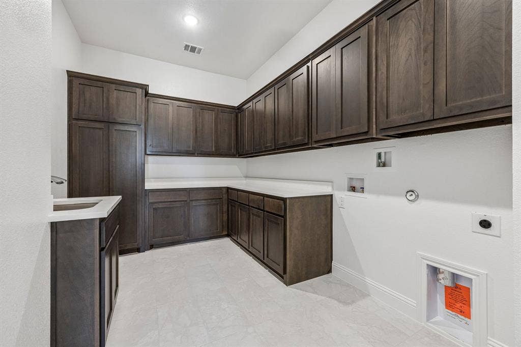 4811 Bonanza Drive, Midlothian, TX 76065 4811 Bonanza Drive, Midlothian, TX 76065