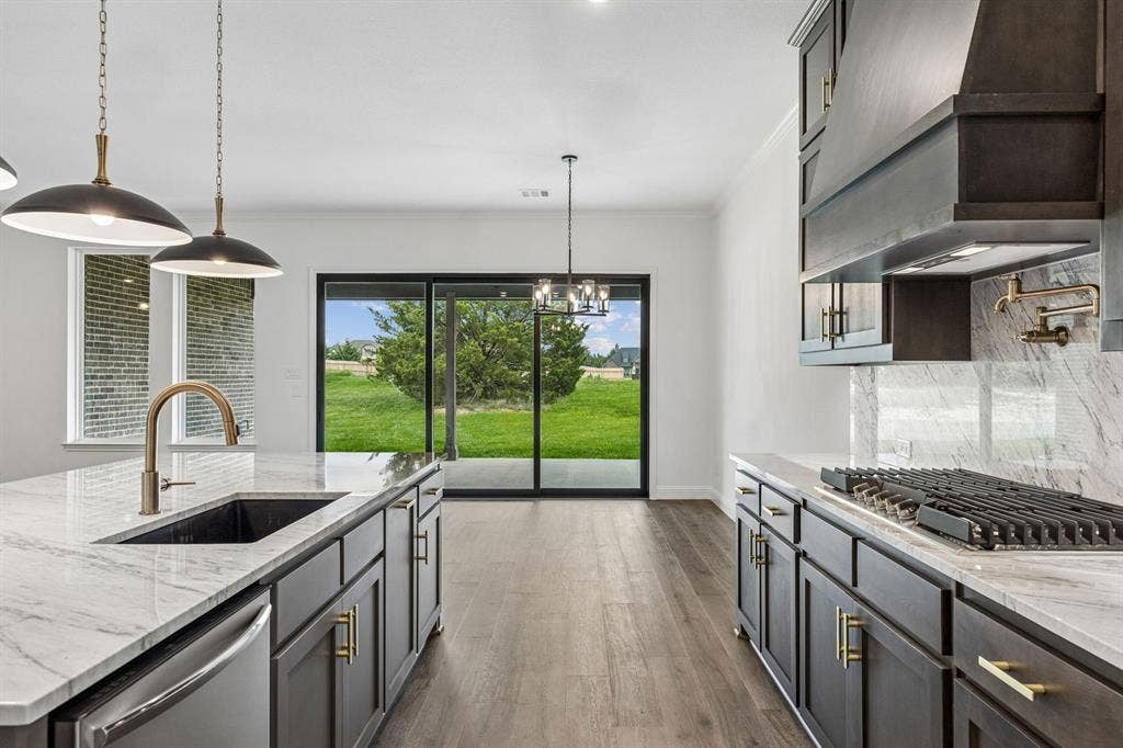 4811 Bonanza Drive, Midlothian, TX 76065 4811 Bonanza Drive, Midlothian, TX 76065