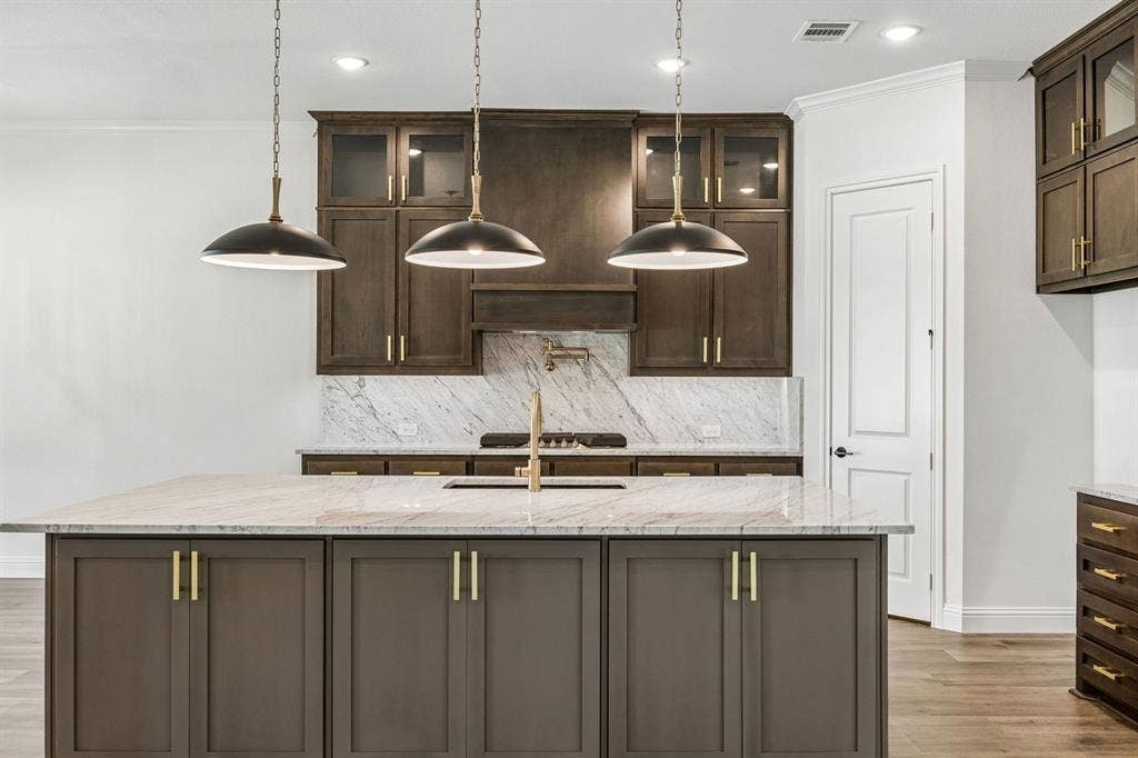 4811 Bonanza Drive, Midlothian, TX 76065 4811 Bonanza Drive, Midlothian, TX 76065