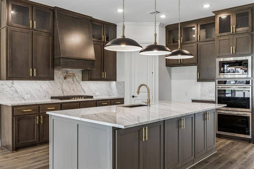4811 Bonanza Drive, Midlothian, TX 76065 4811 Bonanza Drive, Midlothian, TX 76065