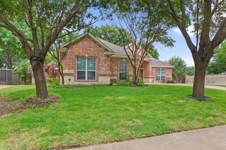 Property photo for 100 Edinburgh, Waco, TX