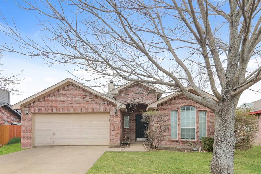 Property photo for 2049 Hollow Creek Drive, Dallas, TX