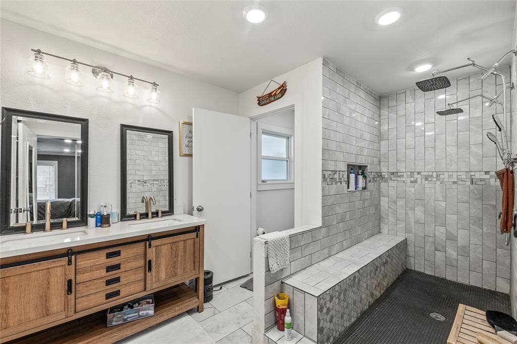 400 W Cayuga Drive, Athens, TX 75751 400 W Cayuga Drive, Athens, TX 75751