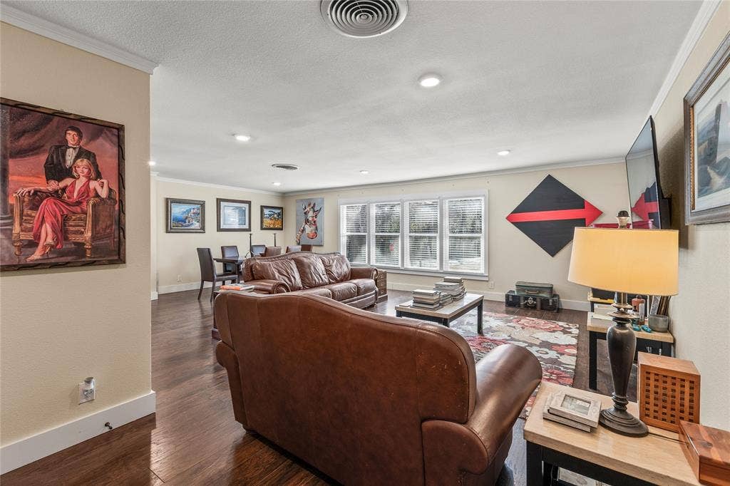 400 W Cayuga Drive, Athens, TX 75751 400 W Cayuga Drive, Athens, TX 75751