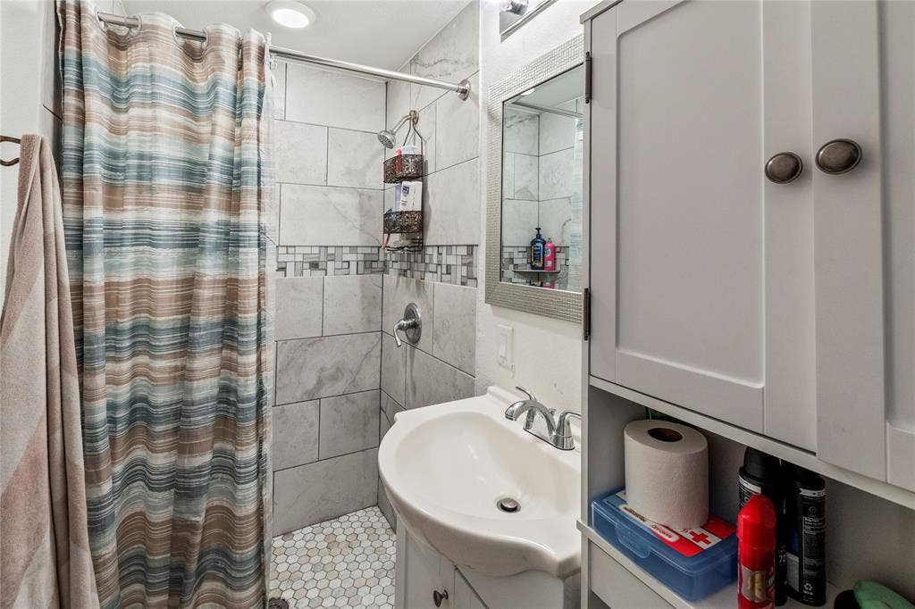 400 W Cayuga Drive, Athens, TX 75751 400 W Cayuga Drive, Athens, TX 75751