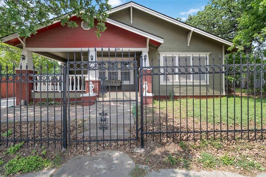 Property photo for 409 N Sylvania Avenue, Fort Worth, TX