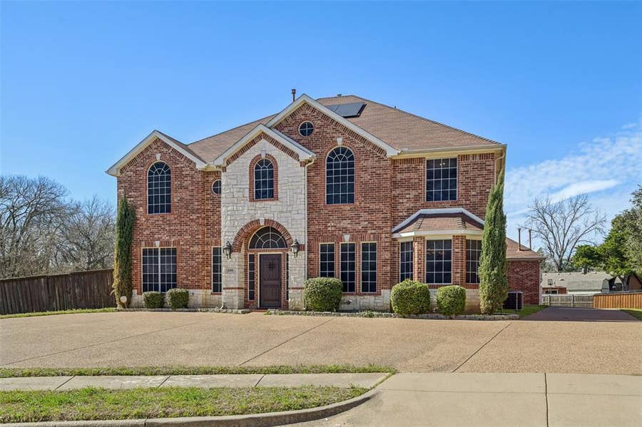 Property photo for 601 Belclaire Terrace, DeSoto, TX