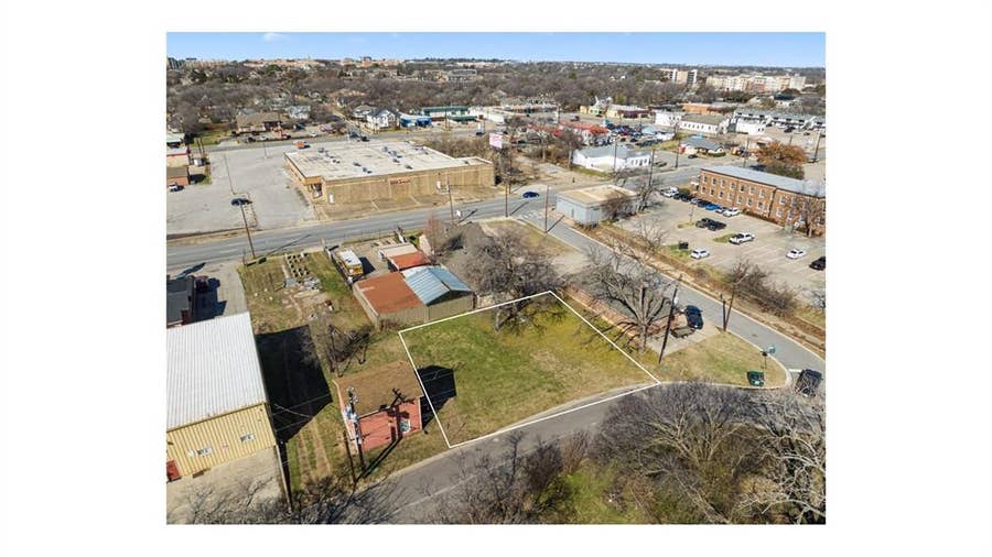 Property photo for 606 Wainwright Street, Denton, TX