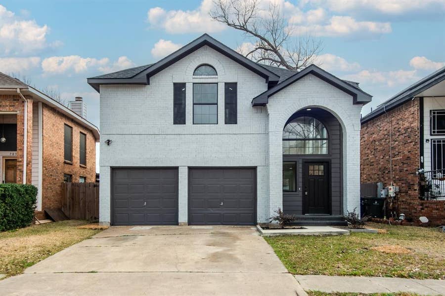 Property photo for 703 Meadowcreek Court, Garland, TX