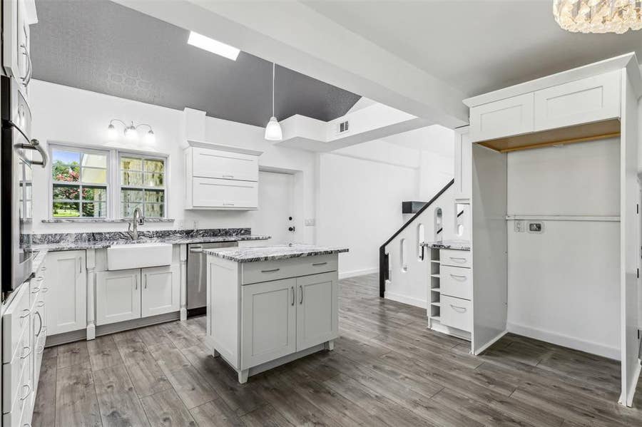 Property photo for 549 W Paloma Court, Fort Worth, TX