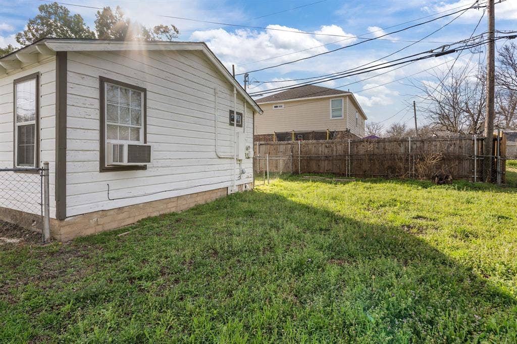 309 Hallvale Drive, White Settlement, TX 76108 309 Hallvale Drive, White Settlement, TX 76108