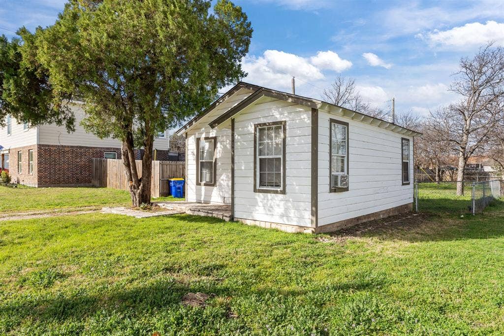 309 Hallvale Drive, White Settlement, TX 76108 309 Hallvale Drive, White Settlement, TX 76108