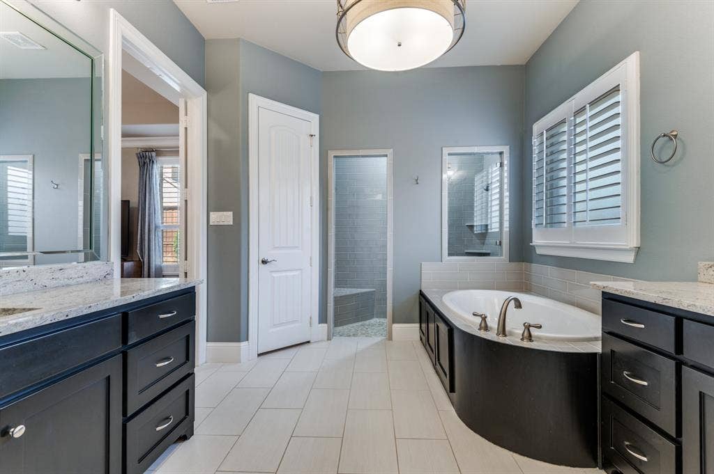 647 Fountainview Drive, Irving, TX 75039 647 Fountainview Drive, Irving, TX 75039