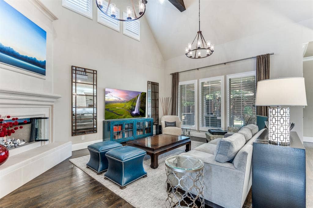 647 Fountainview Drive, Irving, TX 75039 647 Fountainview Drive, Irving, TX 75039