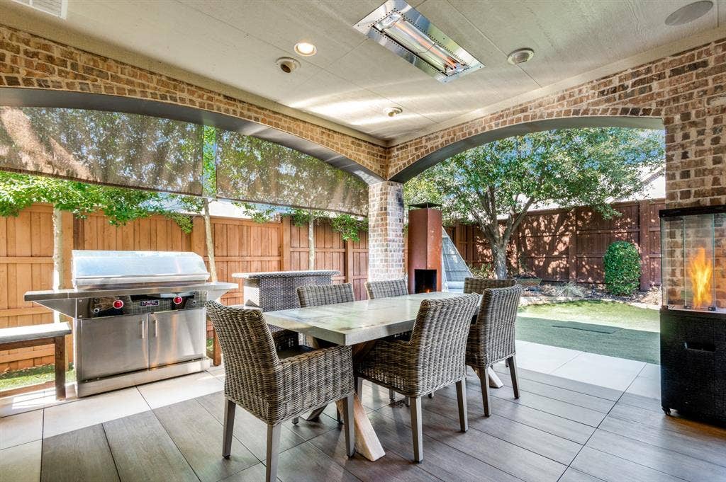 647 Fountainview Drive, Irving, TX 75039 647 Fountainview Drive, Irving, TX 75039