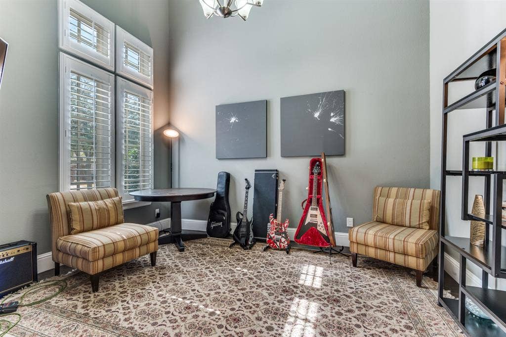 647 Fountainview Drive, Irving, TX 75039 647 Fountainview Drive, Irving, TX 75039