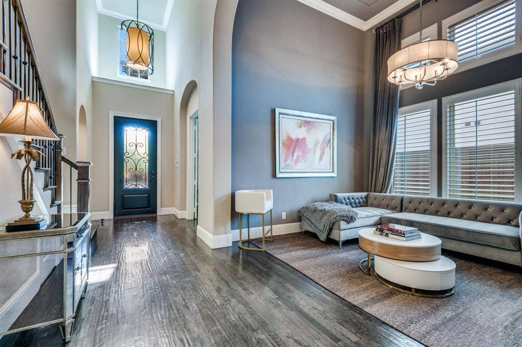 647 Fountainview Drive, Irving, TX 75039 647 Fountainview Drive, Irving, TX 75039
