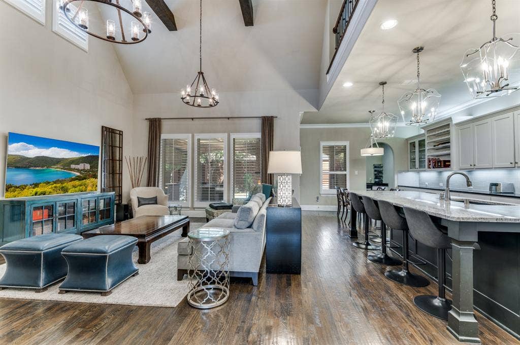 647 Fountainview Drive, Irving, TX 75039 647 Fountainview Drive, Irving, TX 75039